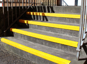 anti-slip_stair_nosing_non-slip_step_stairway_safety_05